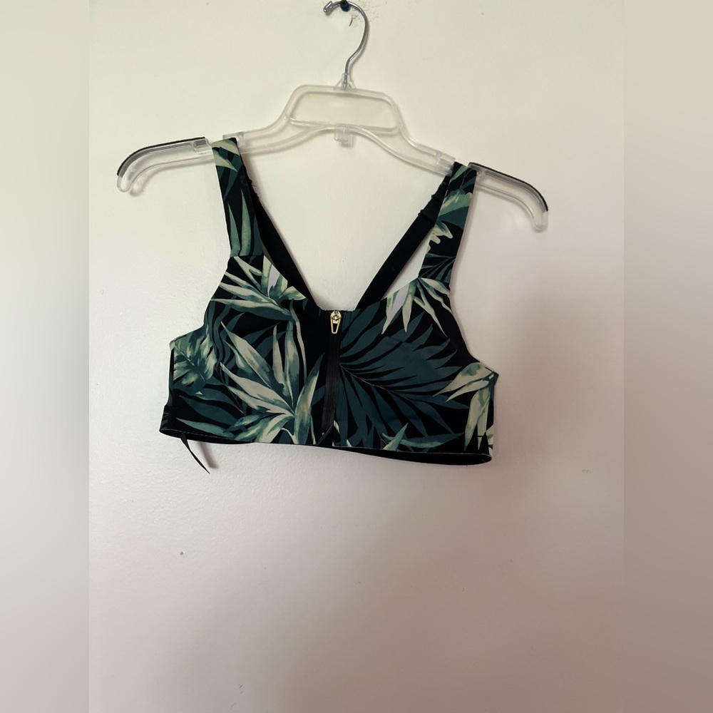 Victoria’s Secret bra 34B